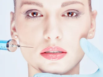 تقنية البلانشينغ (Blanching) لعلاج التجاعيد الدقيقة بدون جراحة: دليل شامل