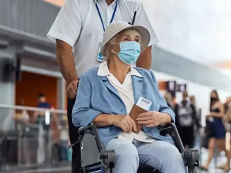 Accompagnateur médical : pourquoi est-il essentiel pour vos soins à l’étranger ?