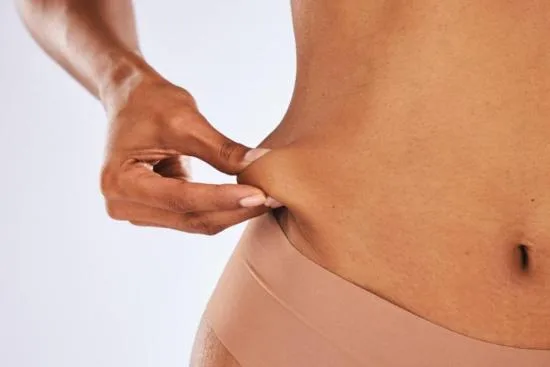 Precio de la liposucción de caderas y michelines en Turquía